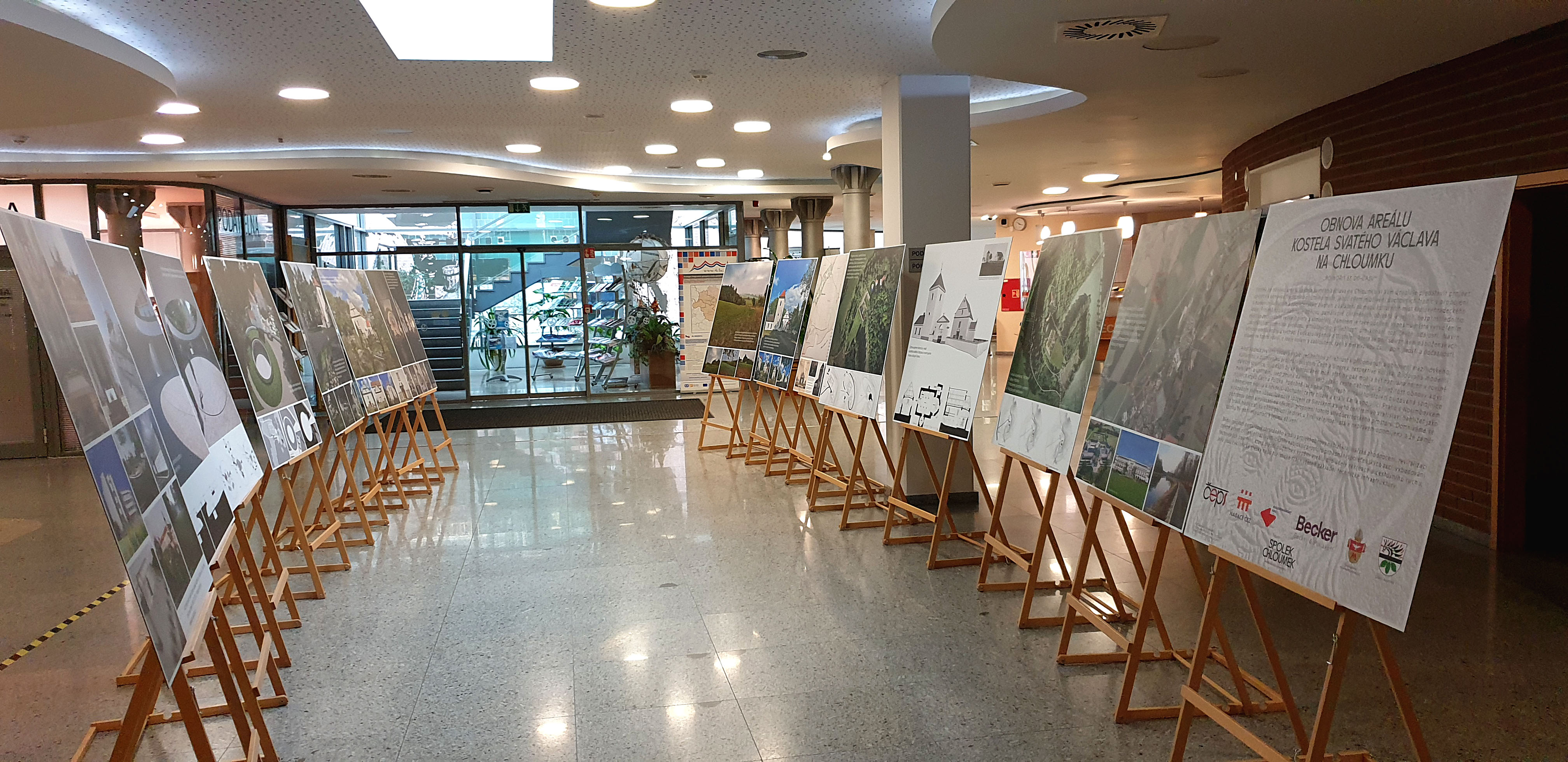 Výstava projektu Obnova kostela sv. Václava na Chloumku na Krajském úřadě v Hradci Králové